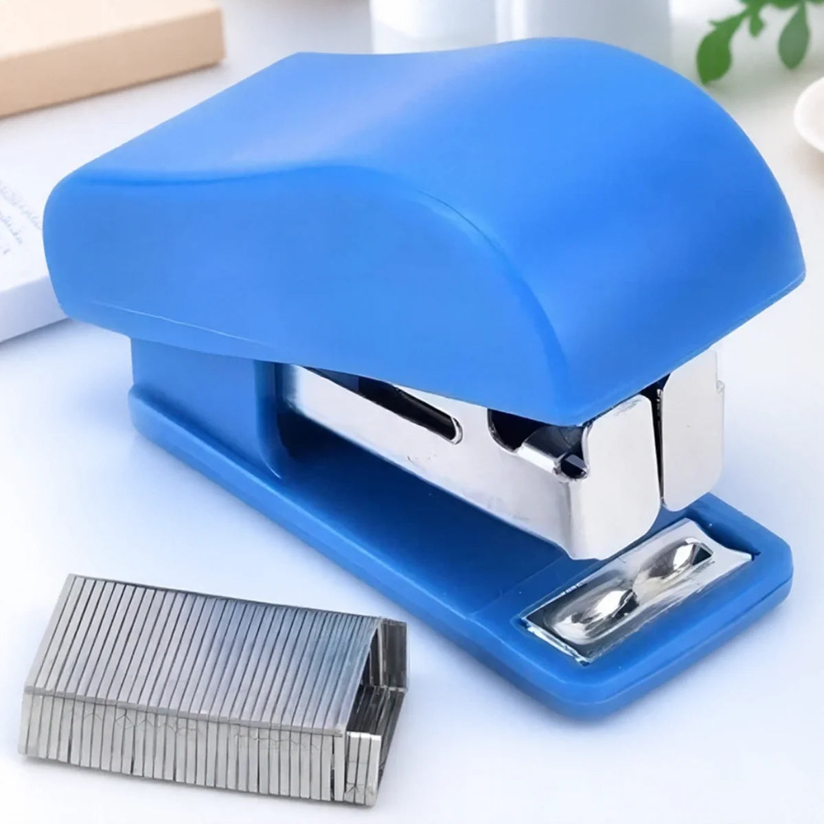Mini Stapler Set Portable Office Supplies Cute Gift with 50 Staples 09cm for A4 Paper Random Color