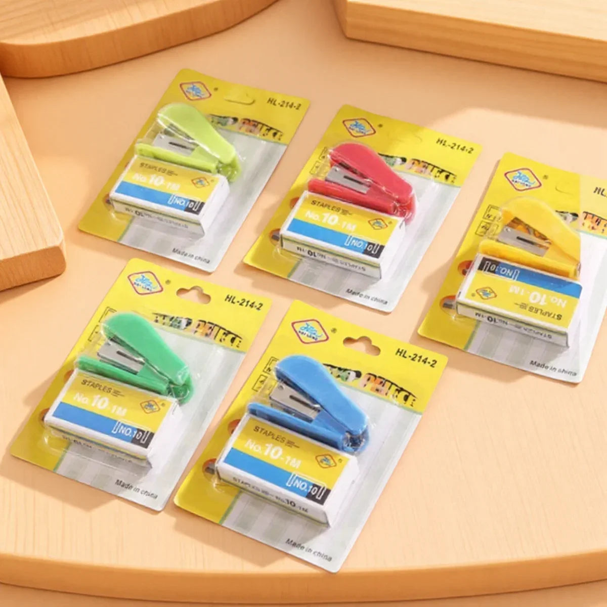 Mini Stapler Set Portable Office Supplies Cute Gift with 50 Staples 09cm for A4 Paper Random Color